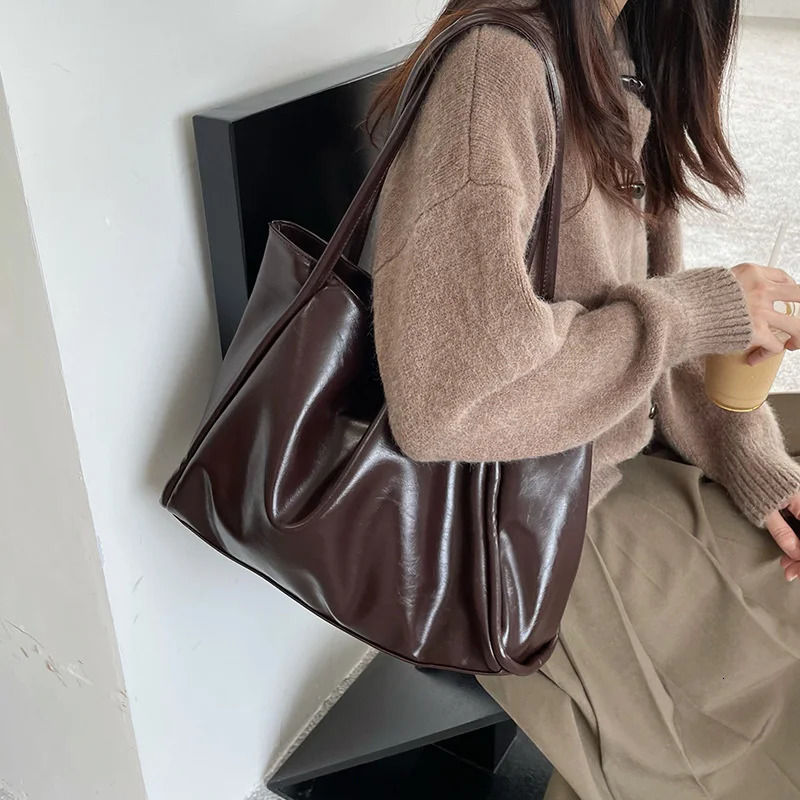 Women Tote Bag Retro Solid Color Underarm Pouch For Student Large Capacity Soft Pu Leather Shoulder Fashion Portable Bucket 250221