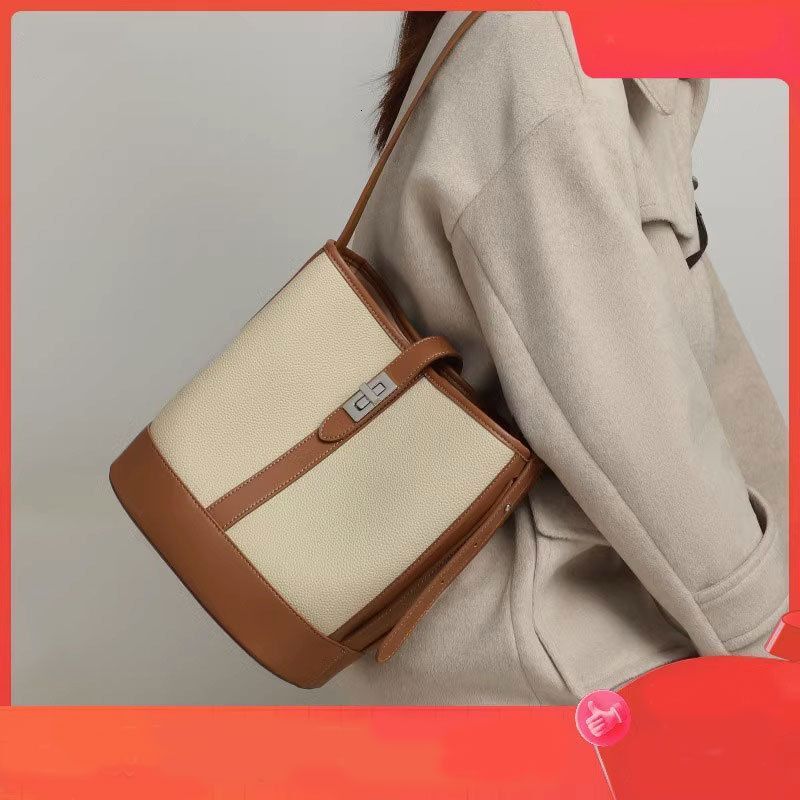 Light versatile bucket 2024 new crossbody women's large capacity high-end commuting shoulder bag