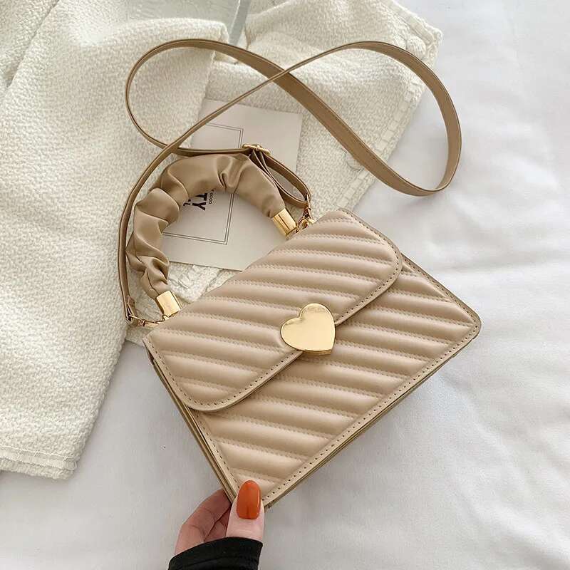 Women's Bag Fashion Rhombus Tote Ladys Shoulder Handbag Girls' Totes Bags Student Coin Pack Pleated Metal Heart Shape Trim