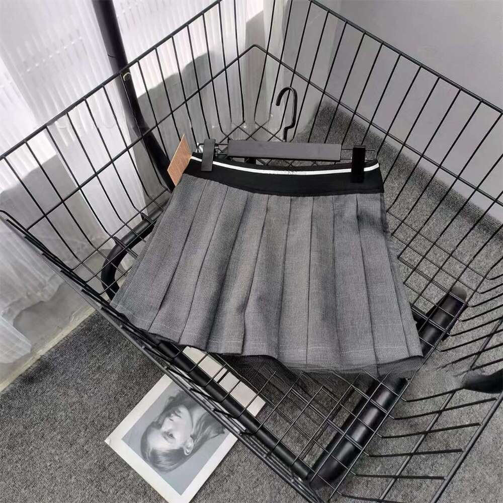 New College Style Age Reducing Versatile Pleated Short Skirt, Women's Autumn Half Body Skirt With Ing, Anti Glare Set