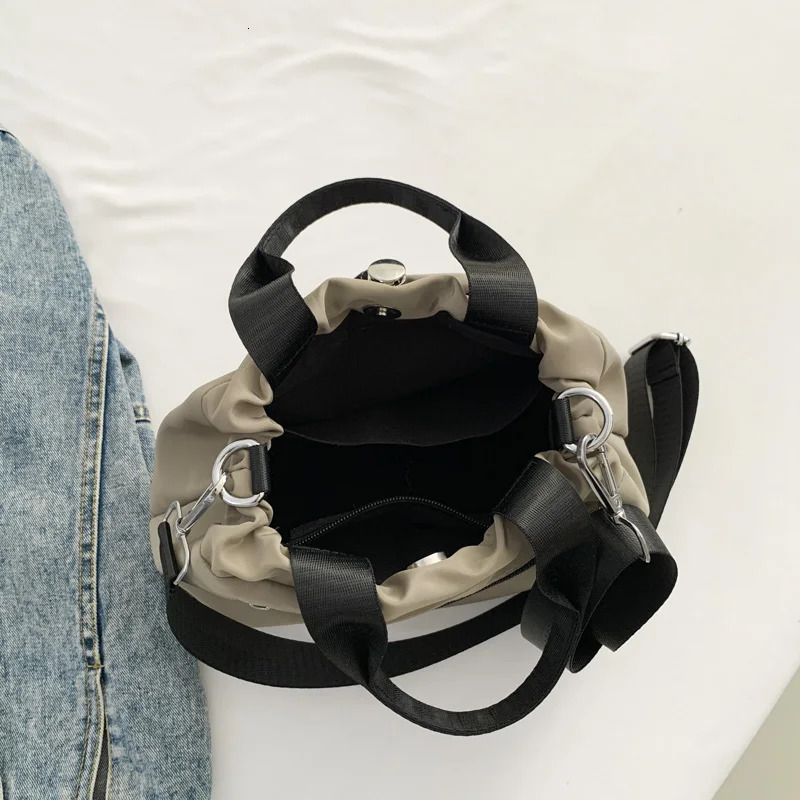 1 Piece of Pure Color Shoulder Bag for Women Versatile HandHeld Crossbody Fashionable Bucket That Can Hold Mobile Phone 250221