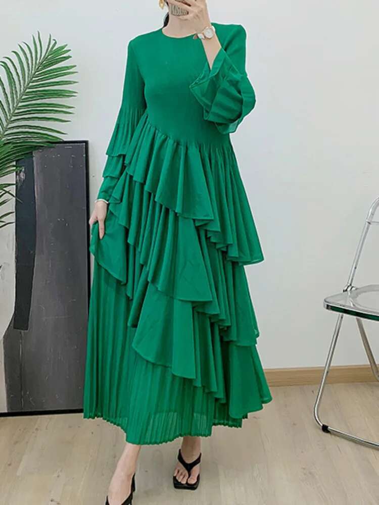 LANMREM Irregular Ruffles Pleated Dress For Women Fashion Long Sleeves Solid Color Dresses Evening Party 2024 New 2Da3391