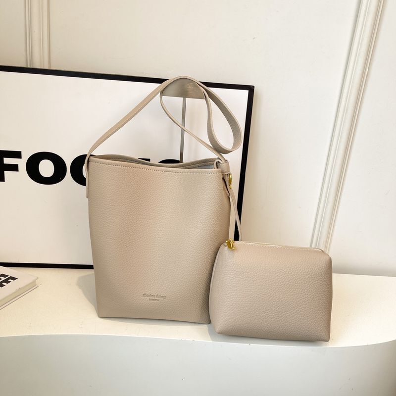 This year's popular bucket 2024 new style mother and child high-end diagonal cross niche design shoulder bag