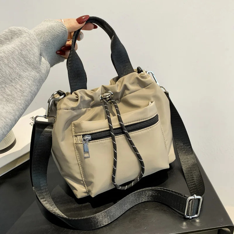 1 Piece of Pure Color Shoulder Bag for Women Versatile HandHeld Crossbody Fashionable Bucket That Can Hold Mobile Phone 250221