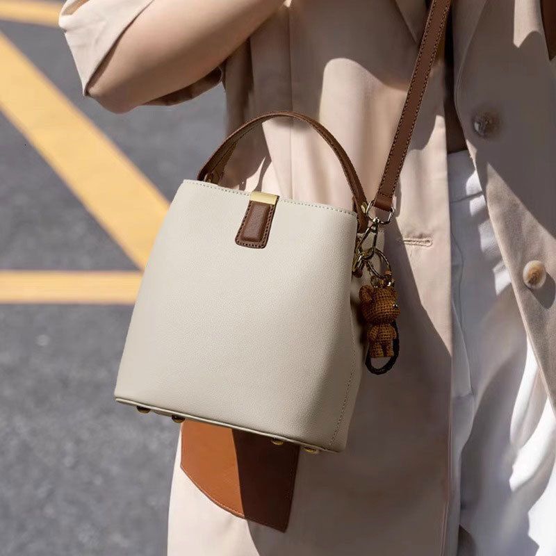 Women's 2024 new casual crossbody bucket bag women's handbag popular this summer