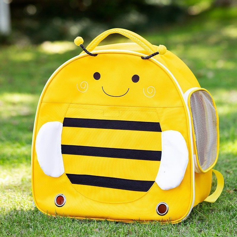 Large Capacity Dog Four Seasons Universal Breathable Chest Out Cat Bag Pet Backpack