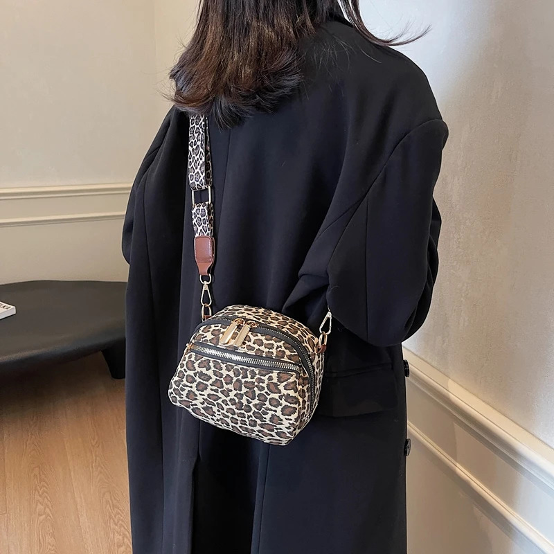 Casual Leopard Print Small Circular Shoulder Bags Personality Compact Portable Wide Straps Womens Crossbody Bags 2025 250218