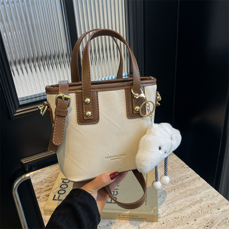 2024 New High-end Western-style Niche For Women, Popular And Versatile Crossbody Bag, Portable Bucket Bag