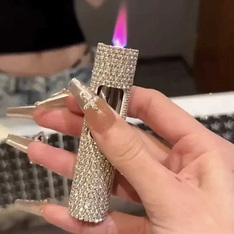 Rhinestone Torch Lighter for Ladies Mini Portable Cigarette Lighter Windproof Pink Flame Smoking Accessories Butane Lighter Y250228