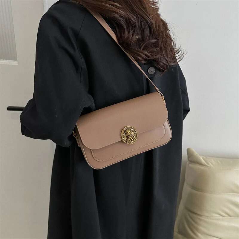 Vintage Solid Color Shoulder Fashion With Cover Girls Underarm Fine Buckle Design Ladies Bag Metal Decoration PU M