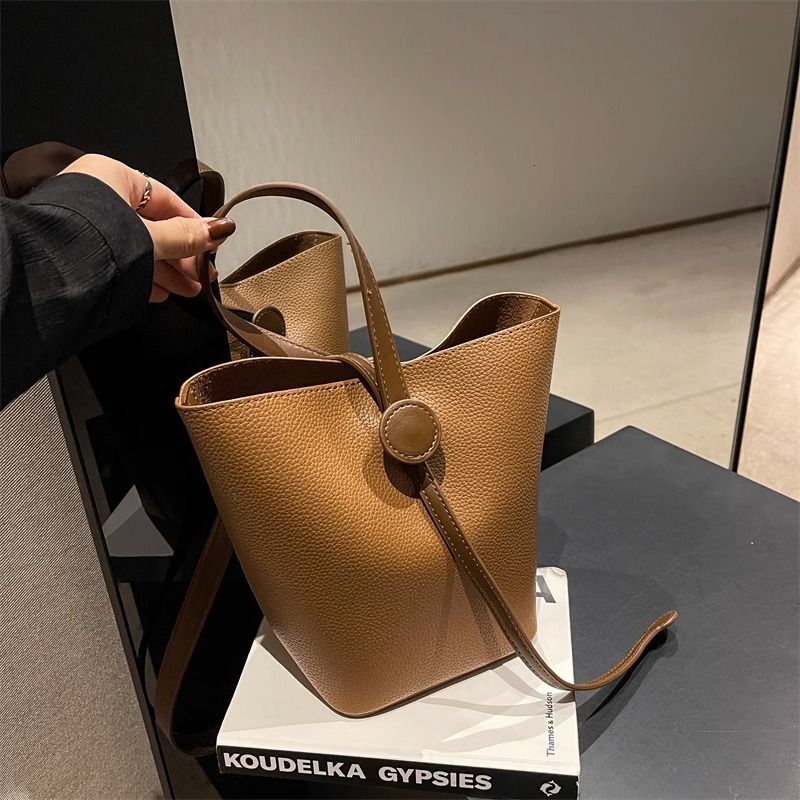 High end Western style small for women 2024 new item, niche handheld vegetable basket bag, fashionable single shoulder