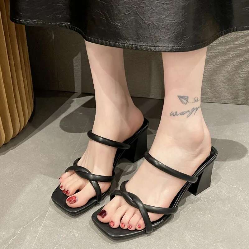 Summer Fashion New Bare Toed Square Head Mid-heel Shoes Pleated Chunky Sandals with A e Shoe Women