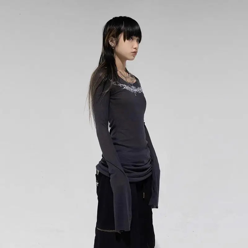 Seeslim Gothic Graphic T Shirts Women Long Sleeve Korean Fashion 2000s Clothes Y2k Slim Spring Autumn Tops Tees Female Clothing 250227