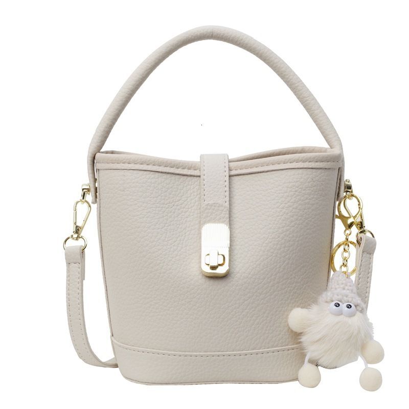 Beibei Shangpin 2024 New High end Solid Color Hanger Lock Buckle Bucket Handheld One Shoulder Diagonal Cross Trendy