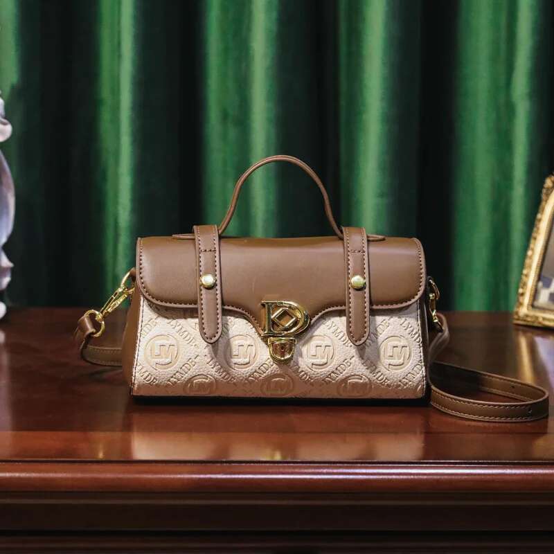 Retro Colorful Ladies Crossbody Baguette Fashion Emed Handbag Small Square Bag Casual Hundred Shoulder Girls