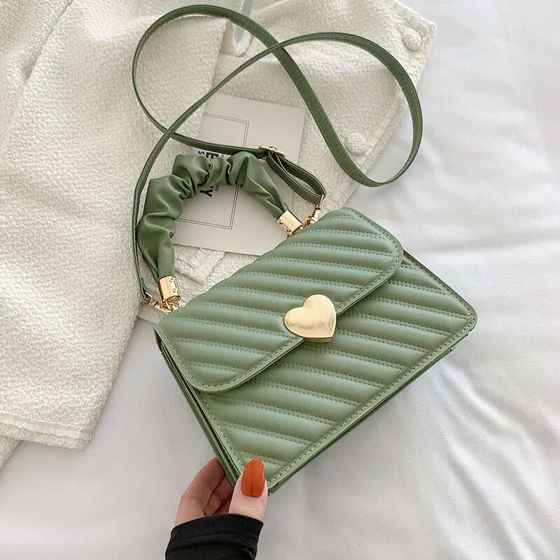 Women's Bag Fashion Rhombus Tote Ladys Shoulder Handbag Girls' Totes Bags Student Coin Pack Pleated Metal Heart Shape Trim