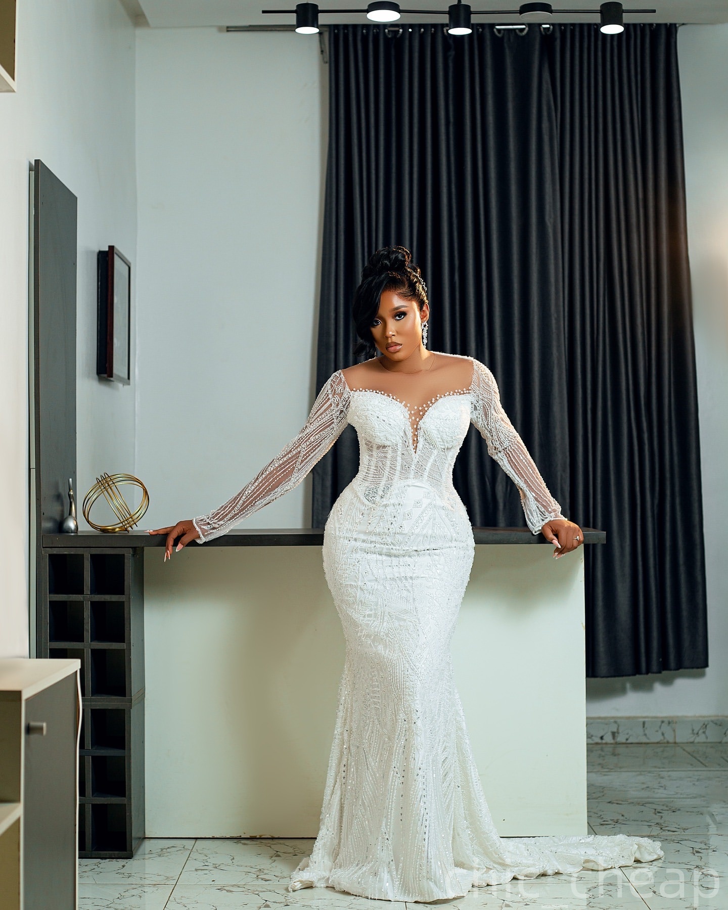 2025 Arabic Aso Ebi Plus Size Ivory Wedding Dress Pearls Sequined Full Sleeves Organza Detachable Train Bridal Gowns Dresses ZJ058