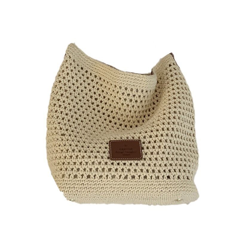 Large Capacity Woven Tote Women Stylish Handheld Bucket Bag Perfect for Commuting and Crossbody Use
