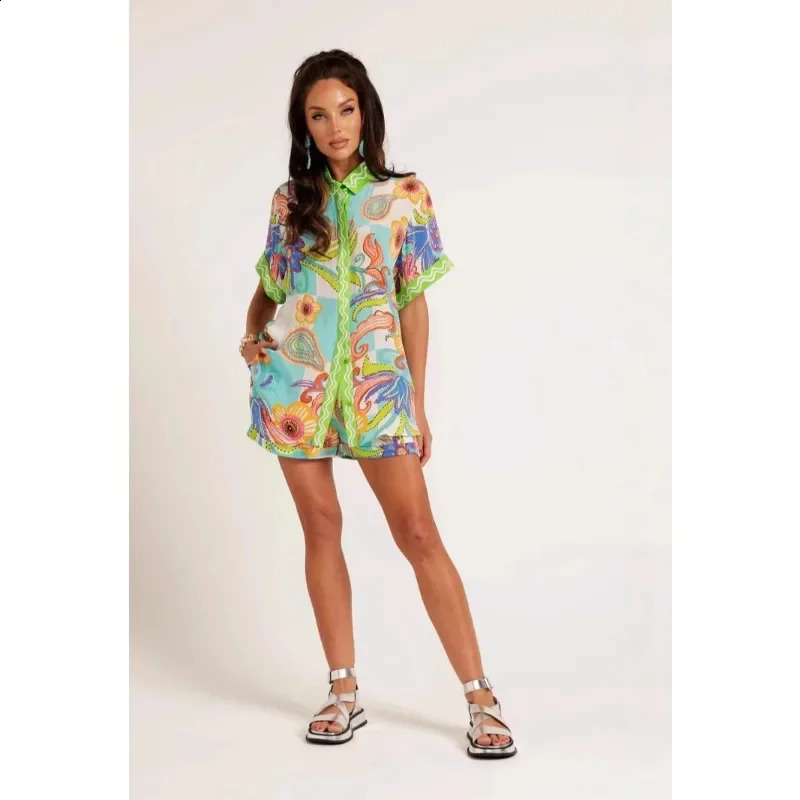 SpringSummer Fashionable Womens Versatile Positioning Printed Cardigan Shirt Shorts Casual Set European and American 250228