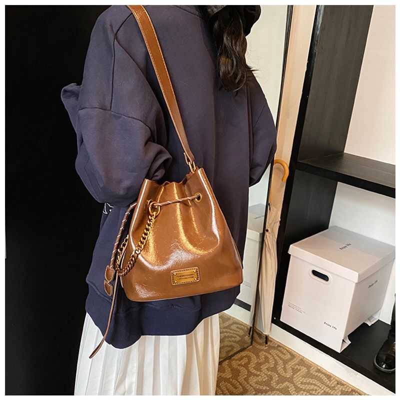 Retro Niche Bucket Women's New High-end Fashion Versatile Small Single Shoulder Crossbody Bag