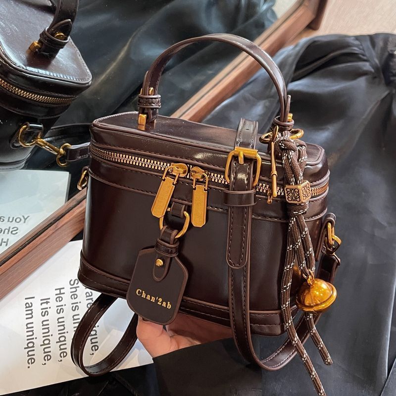 2024 new high-end niche design box handbag popular single shoulder crossbody bucket women's bag