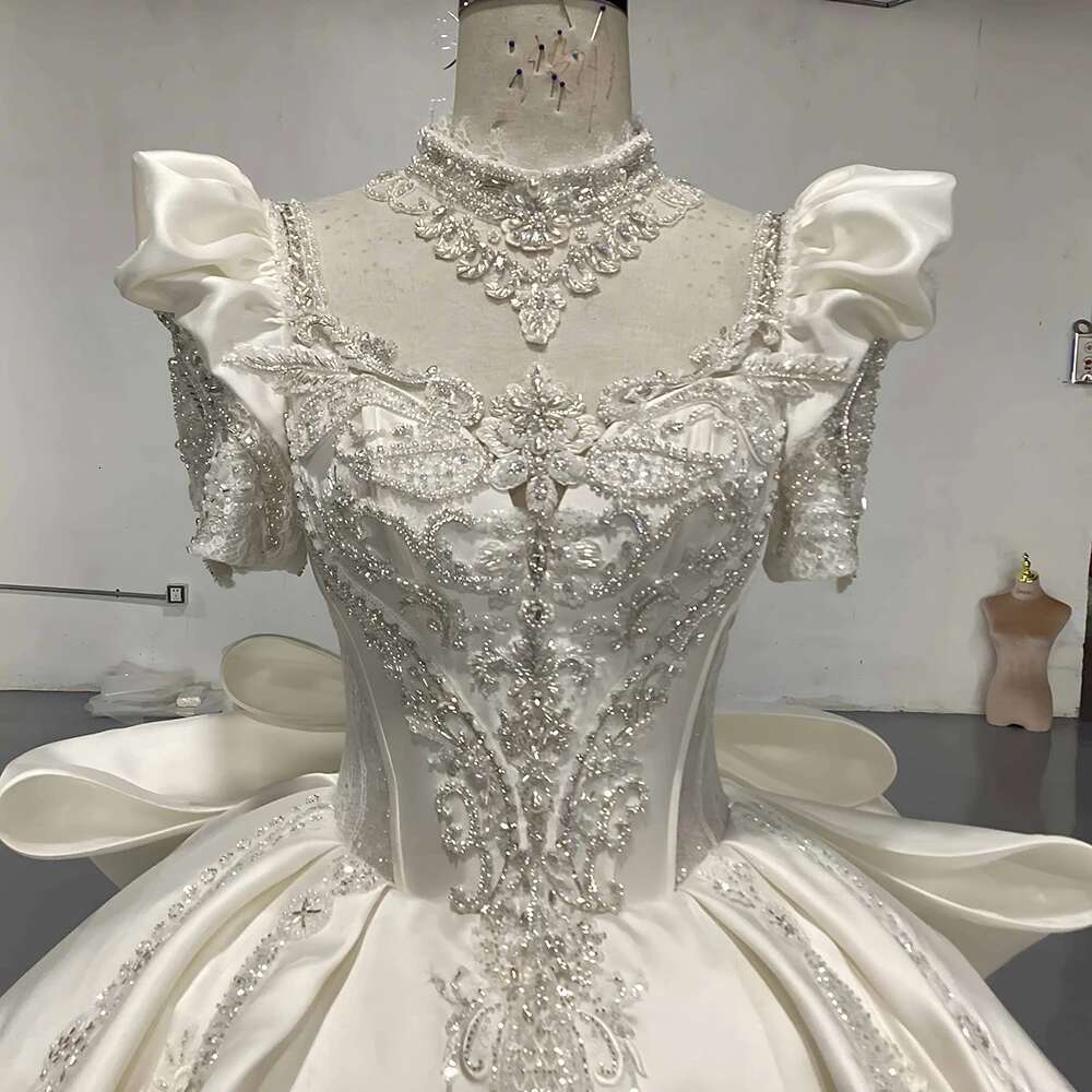 Custom 2025 Satin dress pricess bloated lace pearls short sleeves square neck wedding dresses