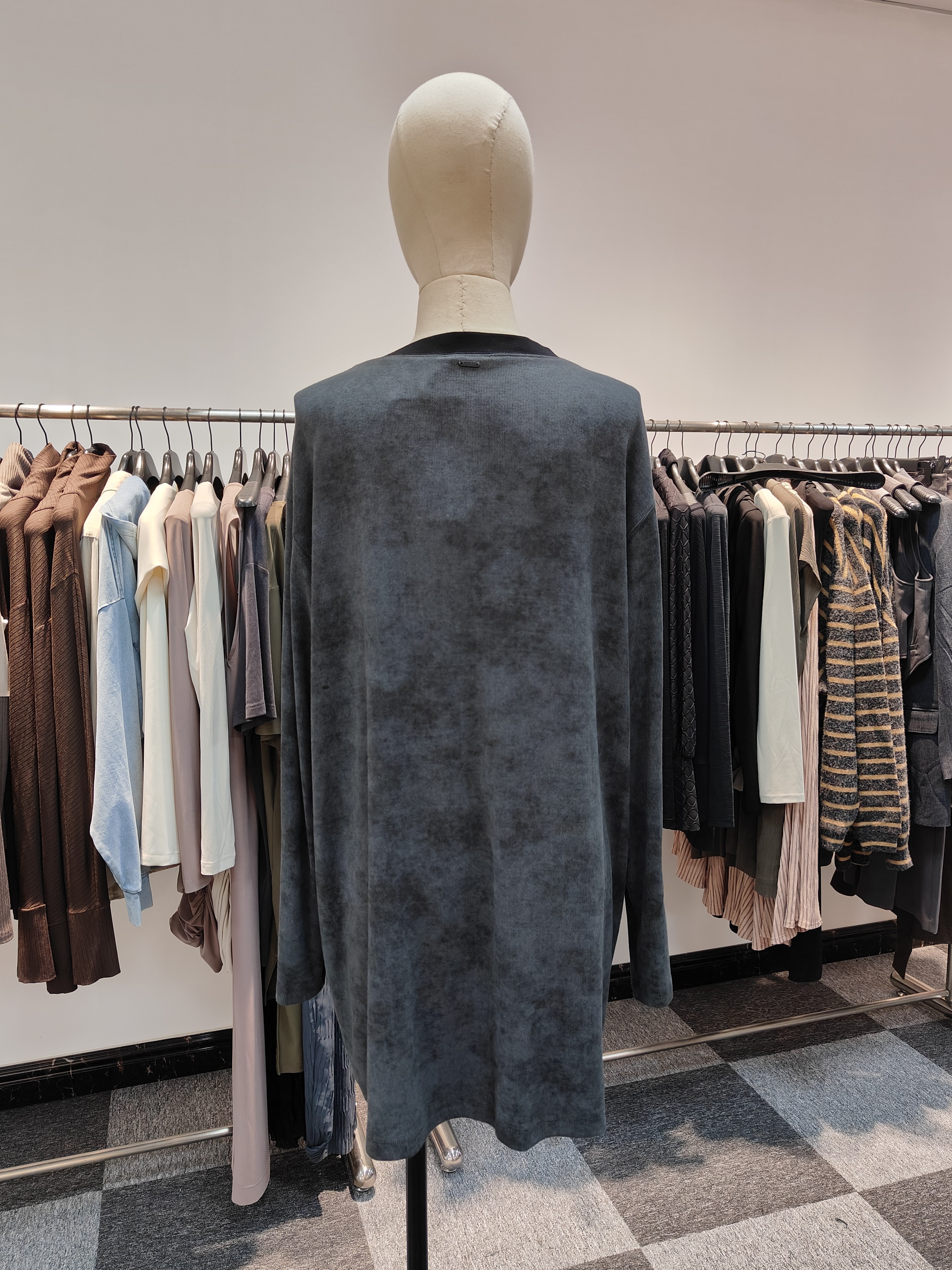 Women's Casual Gray Tie-dye Long Sleeve Top with Scoop neckline Long wide sleeves and Dropped armholes