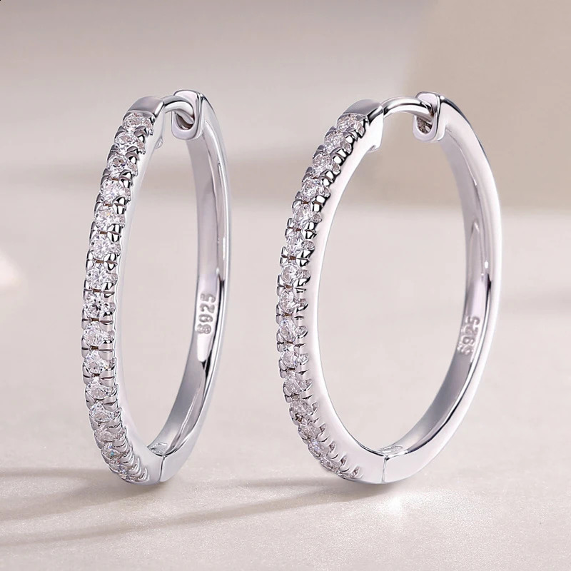 All 32 round earrings have passed diamond testing and GRA certification laboratory. Diamond S925 silver jewelry earrings are gifts 250219
