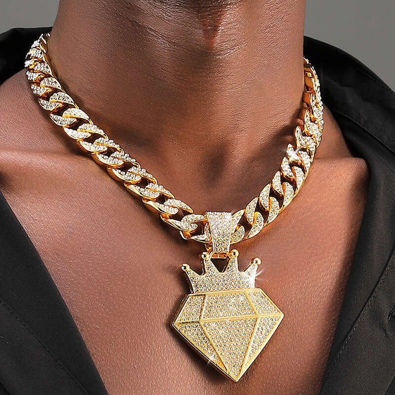 Fashion and personalized jewelry, full dia crown pendant necklace, men's high-end sense, hip-hop Cuban chain