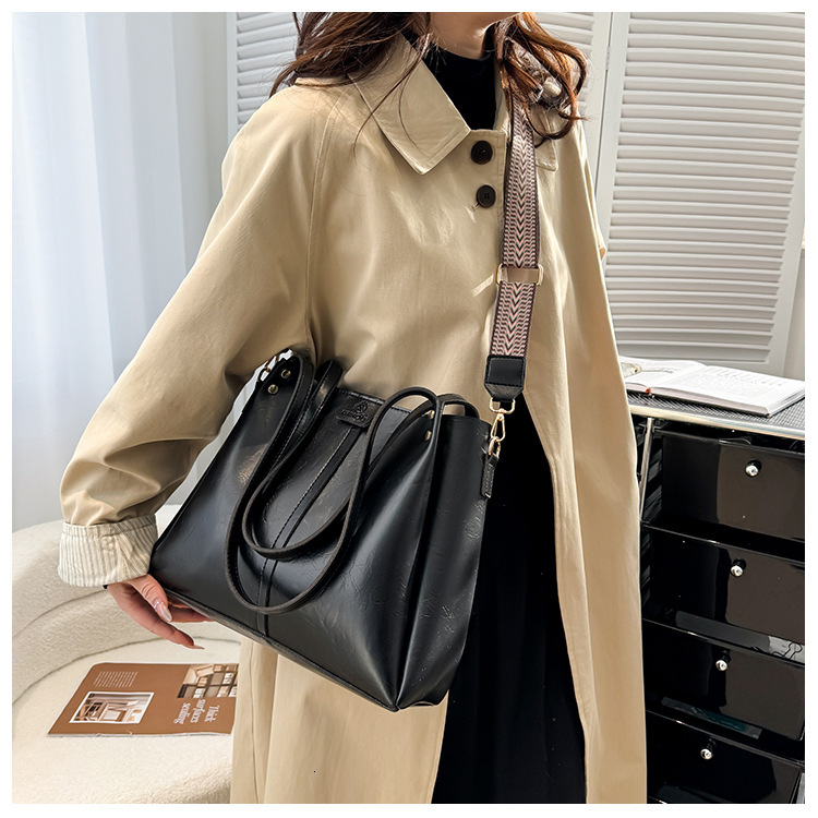 Commuter Bucket Large Capacity 2024 New Shoulder Women's Bag