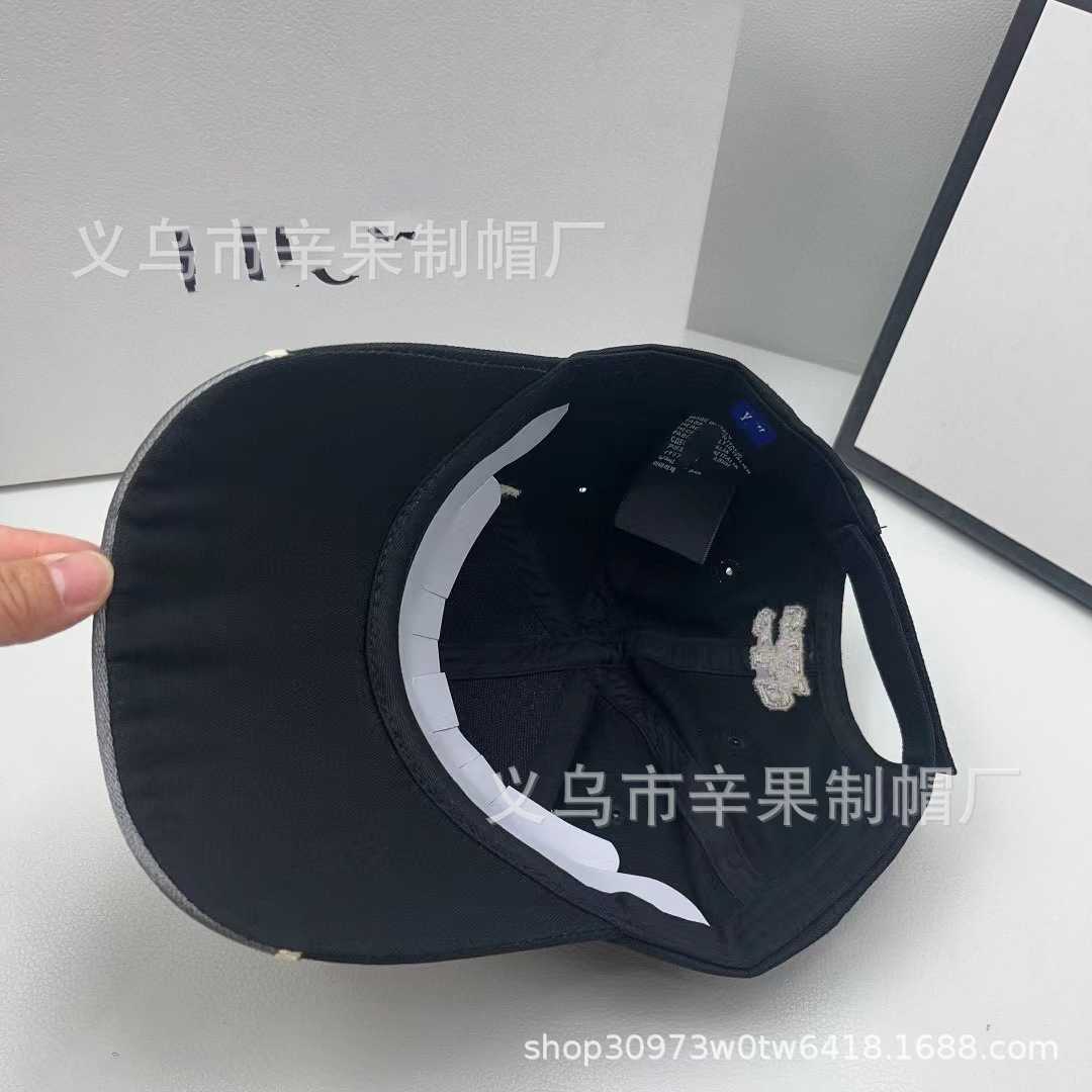 Ball Caps 2023 New B Family Baseball Hat Network Red Same Flame Co branded Personalized Duck Tongue Hat Casual Mens and Womens Hat H25228