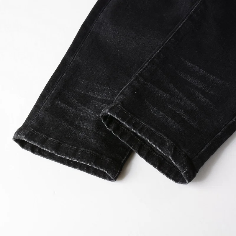 Mens Cracked Red Pleated Patch Biker Jeans Streetwear Patchwork Stretch Denim Pants Skinny Tapered Black Trousers 250228