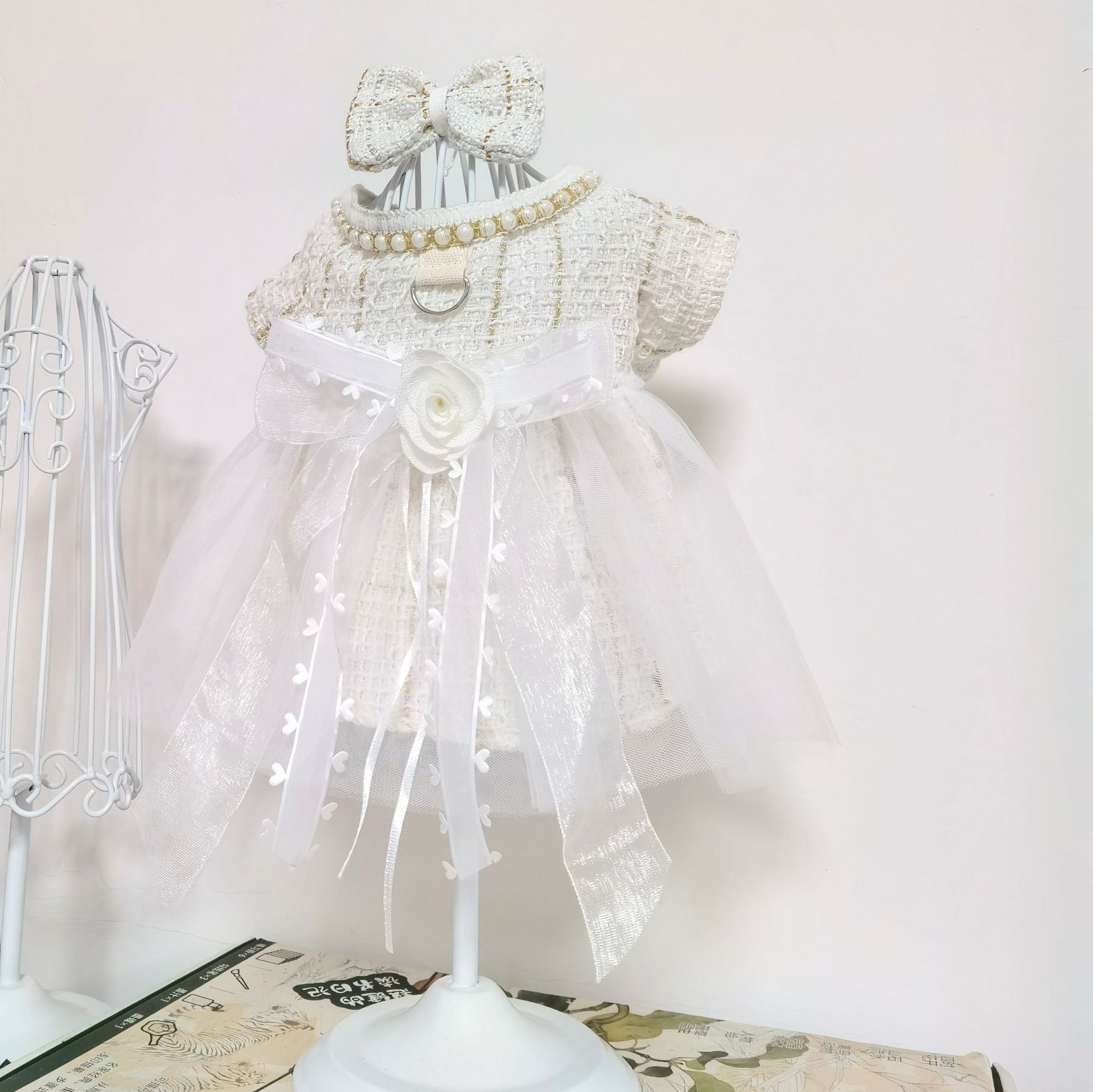 Pet Wedding Party Dress Elegant White Luxury Dog Clothes for Spring Autumn Trendy Designer Dog Apparel
