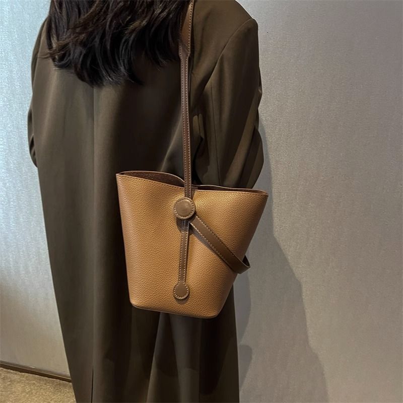High end Western style small for women 2024 new item, niche handheld vegetable basket bag, fashionable single shoulder