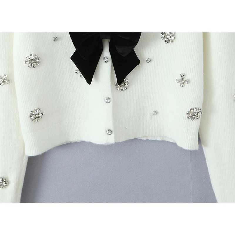 YENKYE 2025 Women Fashion Handmade Diamond Bow Knit Cardigan Long Sleeve V Neck Slim Crop Sweater Elegant Coat Tops 250225