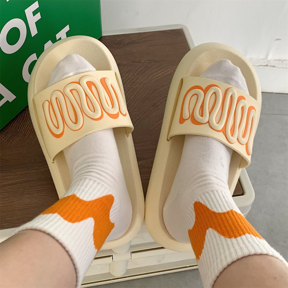 2025 New Thin Striped Anti Slip Thick Sole Fashionable And Rich Slippers For Men And Women Summer Indoor And Outdoor Beach Sandals