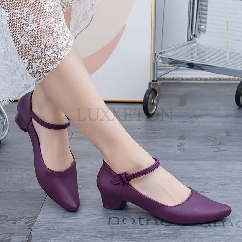 Sandals Pointed Jelly Toe Chunky Med Heels Flip ps Sgback Casual Candy Skidproof Beach Shoes for Women PVC Sandalia