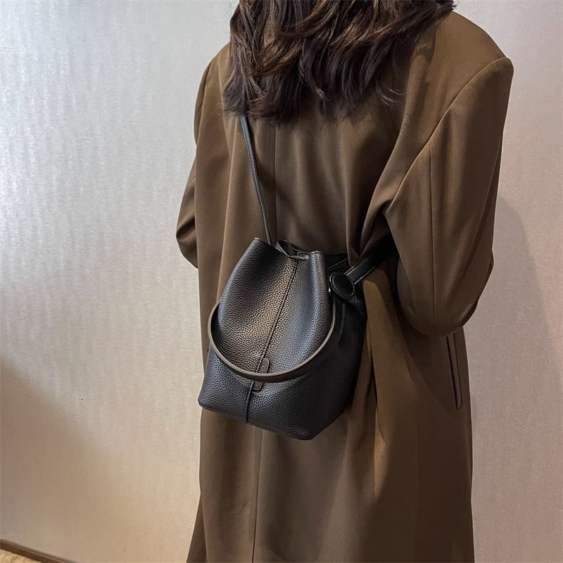 High end Western style small for women 2024 new item, niche handheld vegetable basket bag, fashionable single shoulder