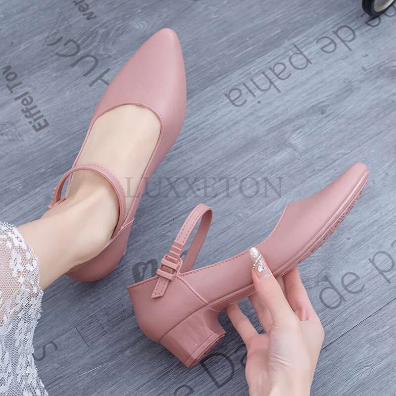 Sandals Pointed Jelly Toe Chunky Med Heels Flip ps Sgback Casual Candy Skidproof Beach Shoes for Women PVC Sandalia