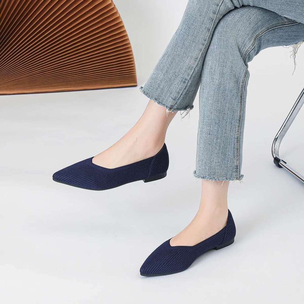 Women's flat with pointed soft knitted sole breathable comfortable shoes Spring and Autumn new model