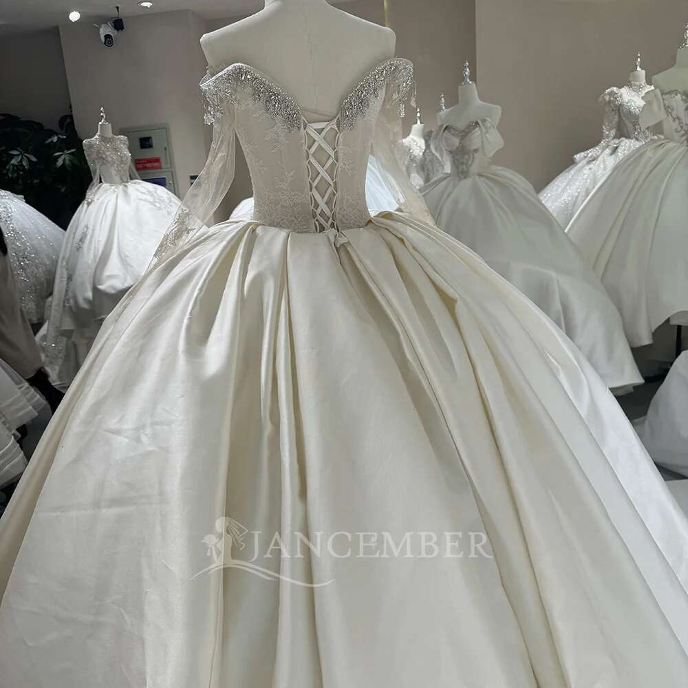 Stylish Shiny Satin Women Off Shoulder Dresses with V Neckline Rub Length Custom Princess Banquet Wedding Dress dw100