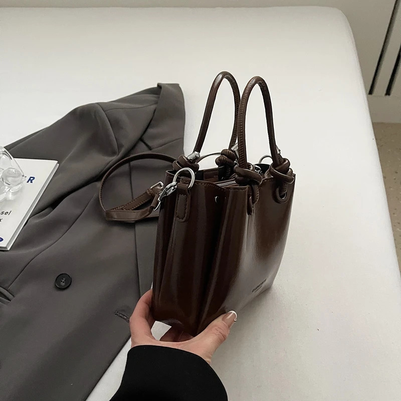 Fashion womens bag leather handbag vintage solid bucket shoulder messenger 250221