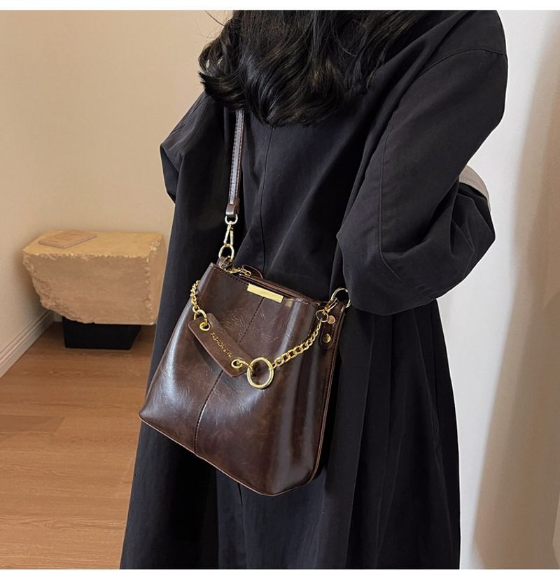 New Crossbody Autumn And Winter Bucket High-end Sense Women's Versatile Niche Design Retro Shoulder Bag