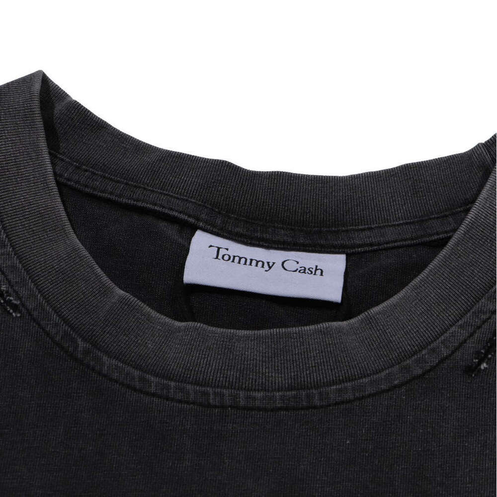 Co branded distressed spoof correct round neck men's short sleeved T-shirt