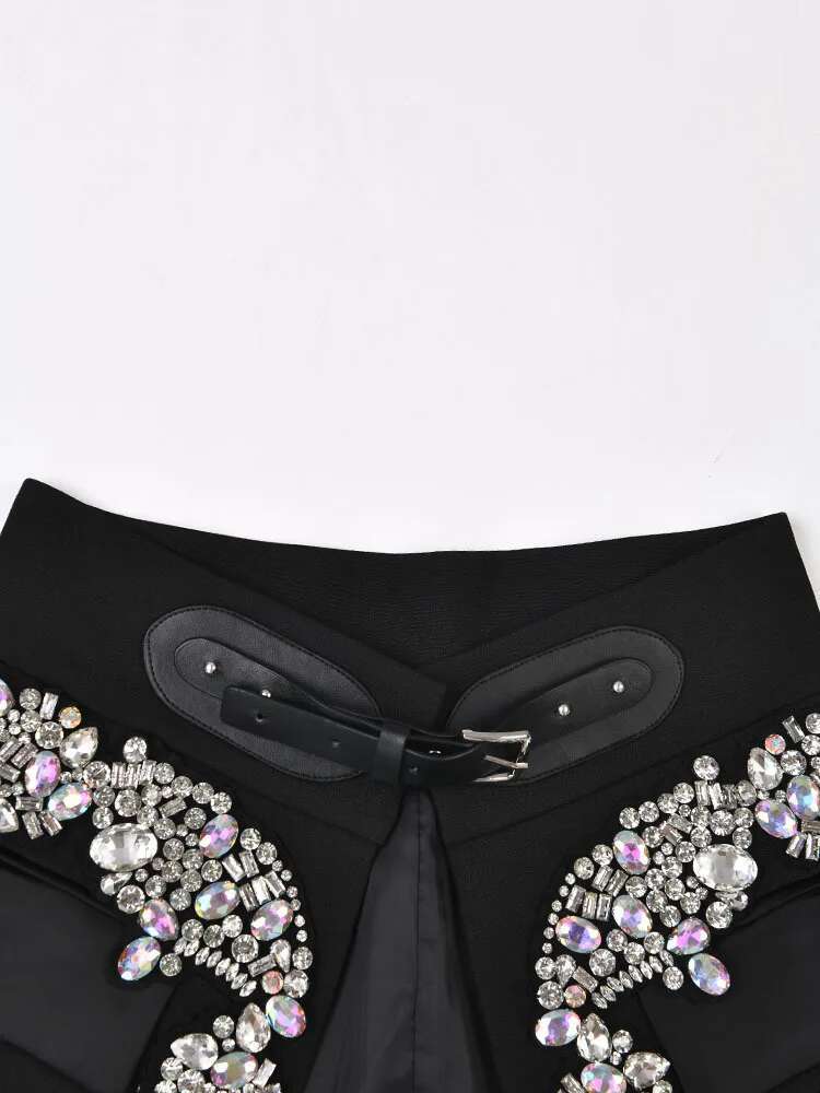 EAM Black Irregular Rhies Belted Mini Half-Body Skirt High Waist Women Fashion Tide New Spring Autumn 2025 Jy75801
