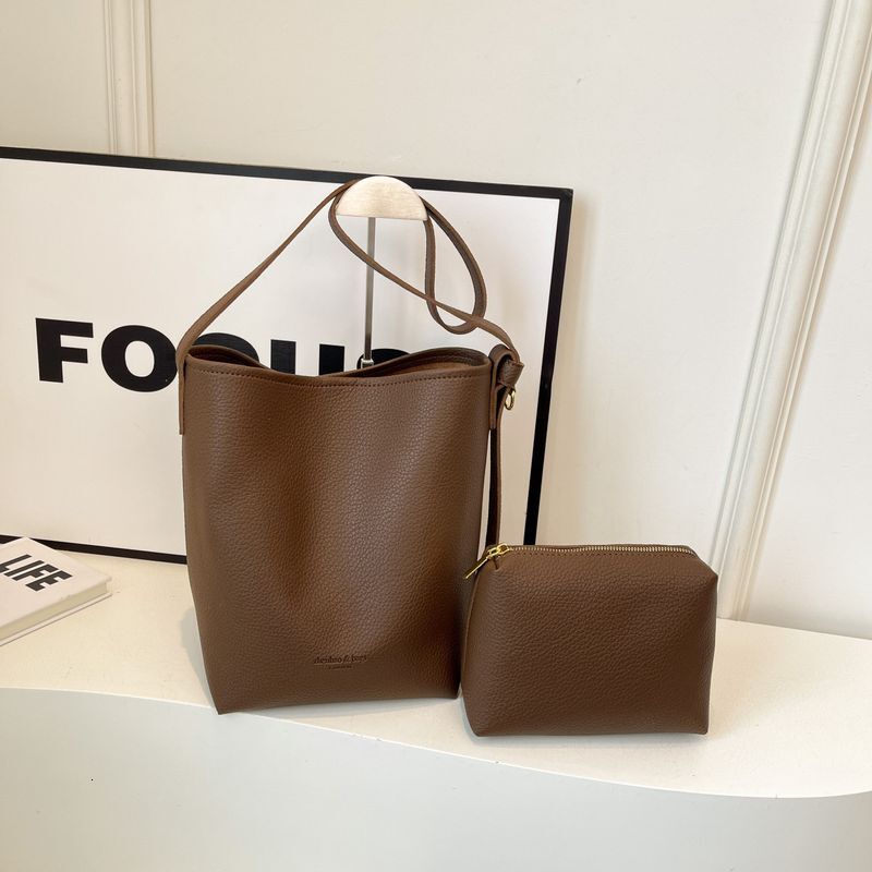 This year's popular bucket 2024 new style mother and child high-end diagonal cross niche design shoulder bag