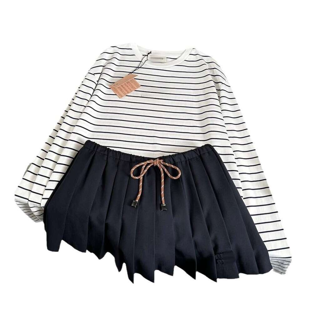 Autumn New Black And White Striped Contrasting Long Sleeved T-Shirt Thin Polo Collar Unisex Top Round Neck