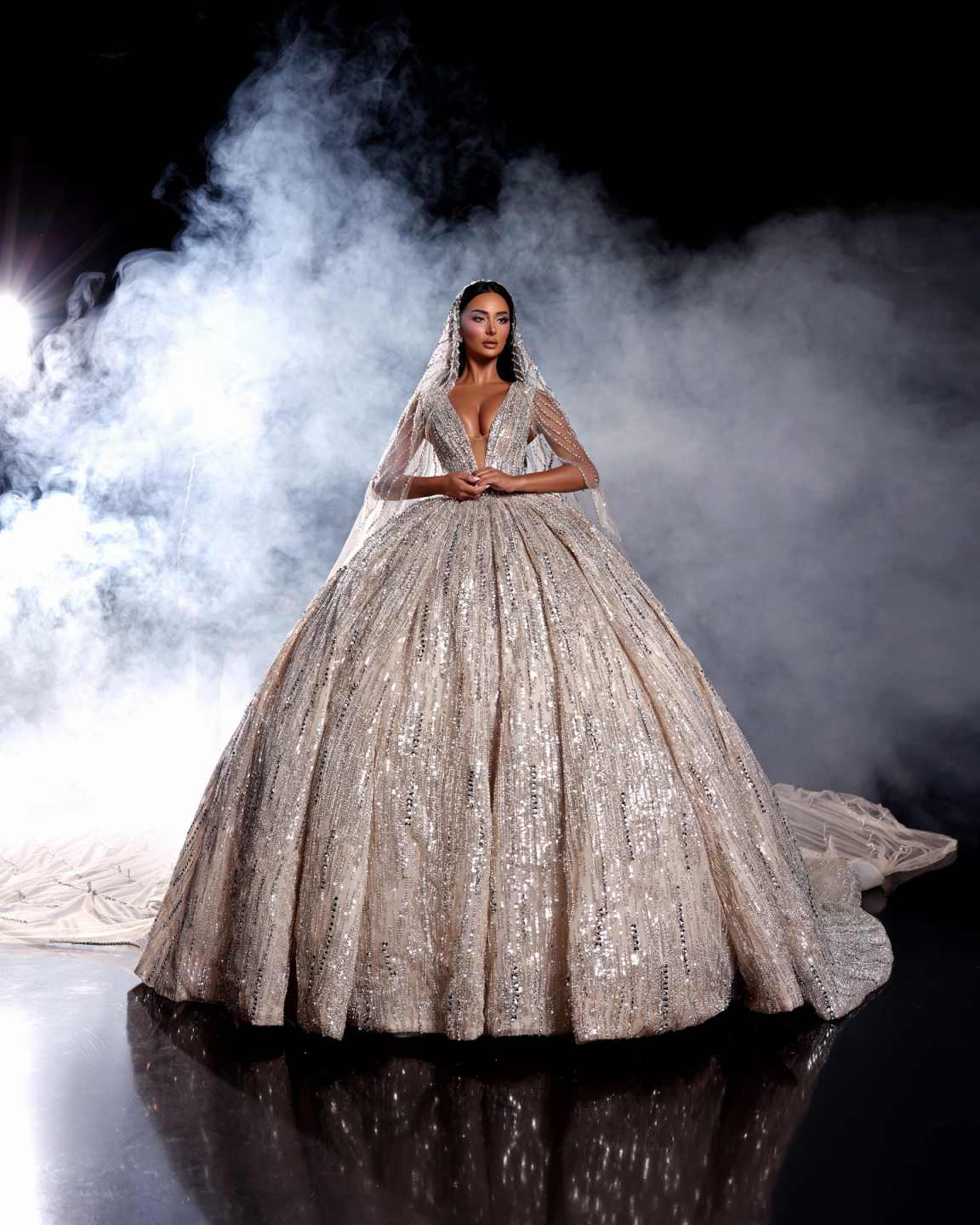 Brilliant Wedding Dresses Ball Gown Deep V-Neck Lace Crystal Appliques Beads Bling Sequins Floor-Length Court Gown Customized Bridal Gowns Vestidos De