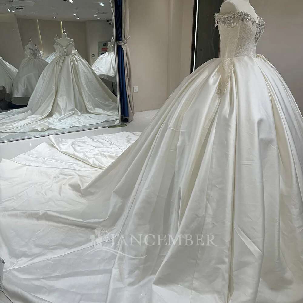 Stylish Shiny Satin Women Off Shoulder Dresses with V Neckline Rub Length Custom Princess Banquet Wedding Dress dw100