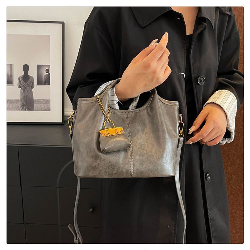 Versatile Handheld For Women Autumn/winter Vintage Crossbody Fashion Small Bucket Bag